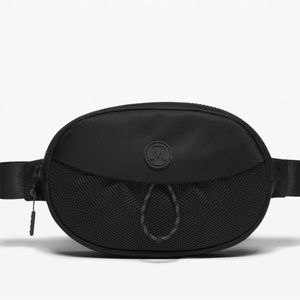 Take it on black lululemon belt bag